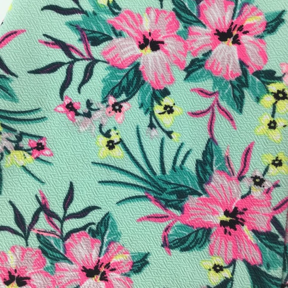 Divided H&M Hibiscus Patterned Skater Skirt, Small - Picture 11 of 16